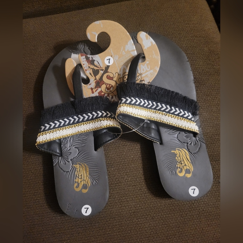 Strand Women Flip Flop Thong  Black, White, and Gold Slippers Size 7